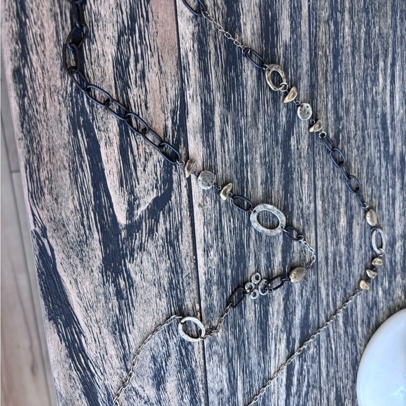 Elegant Mixed Metal Necklace - Picture 4 of 4